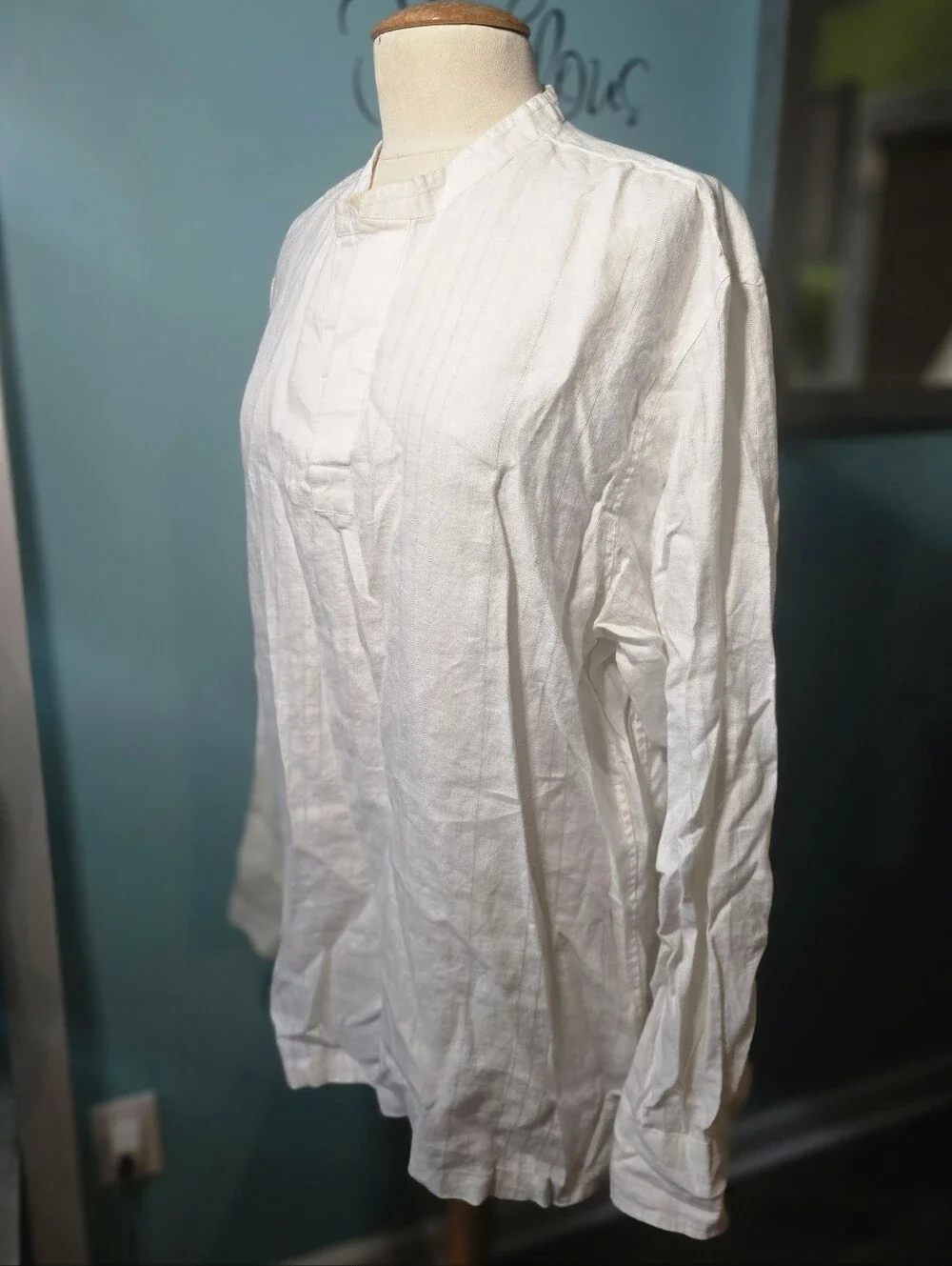 Banana Republic White Men's (UNISEX) Mandarin Collar Button-Down Shirt